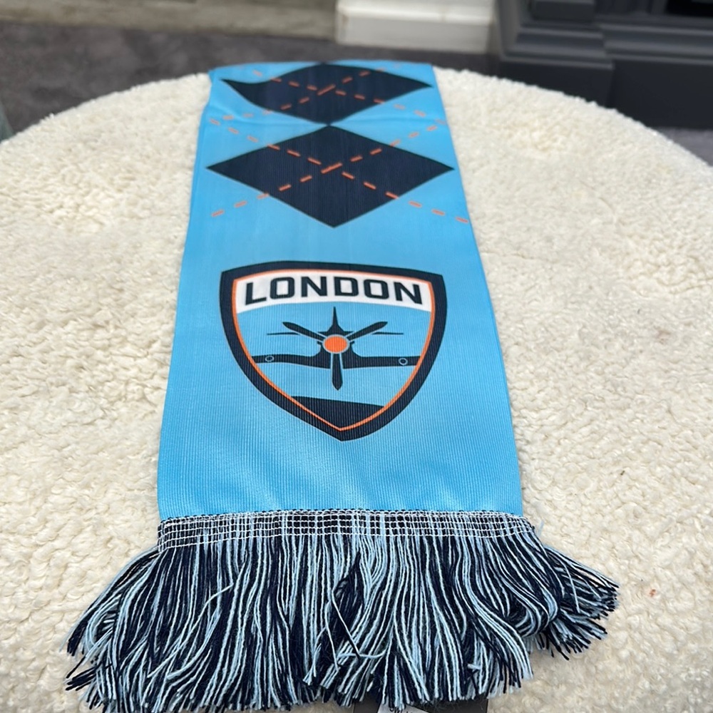 London Spitfire 58” x 6.5” London Overwatch League Striped Scarf. NWT’s.